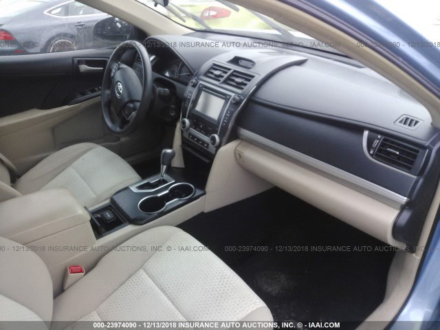 4T4BF1FK4DR294458 - 2013 TOYOTA CAMRY L/SE/LE/XLE 浅蓝色 照片 5