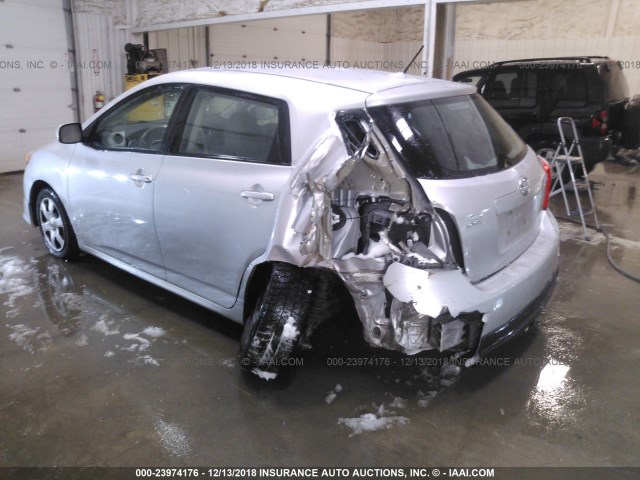 2T1KU4EE2AC363061 - 2010 TOYOTA COROLLA MATRIX  SILVER photo 3