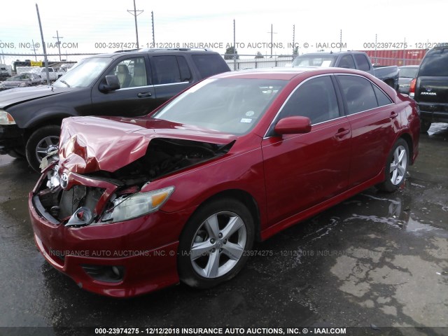 4T1BF3EK0BU173561 - 2011 TOYOTA CAMRY SE/LE/XLE RED photo 2