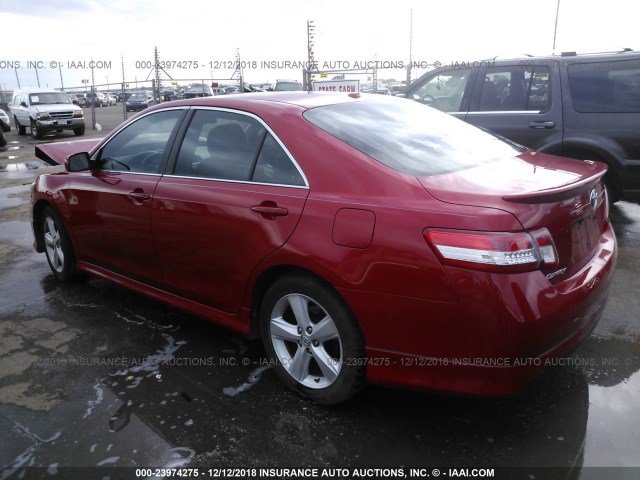 4T1BF3EK0BU173561 - 2011 TOYOTA CAMRY SE/LE/XLE RED photo 3