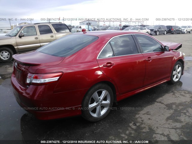 4T1BF3EK0BU173561 - 2011 TOYOTA CAMRY SE/LE/XLE RED photo 4