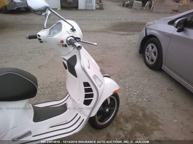 ZAPM459L1G5100863 - 2016 VESPA GTS 300 SUPER WHITE photo 5