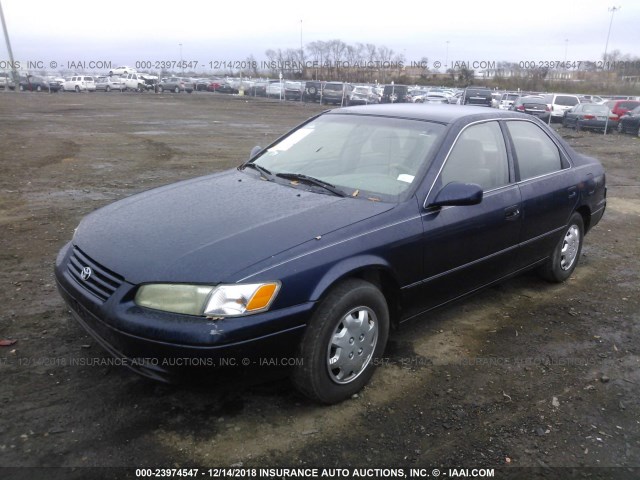 4T1BG22K4VU798271 - 1997 TOYOTA CAMRY CE/LE/XLE BLUE photo 2