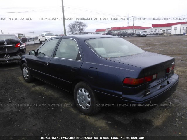 4T1BG22K4VU798271 - 1997 TOYOTA CAMRY CE/LE/XLE BLUE photo 3