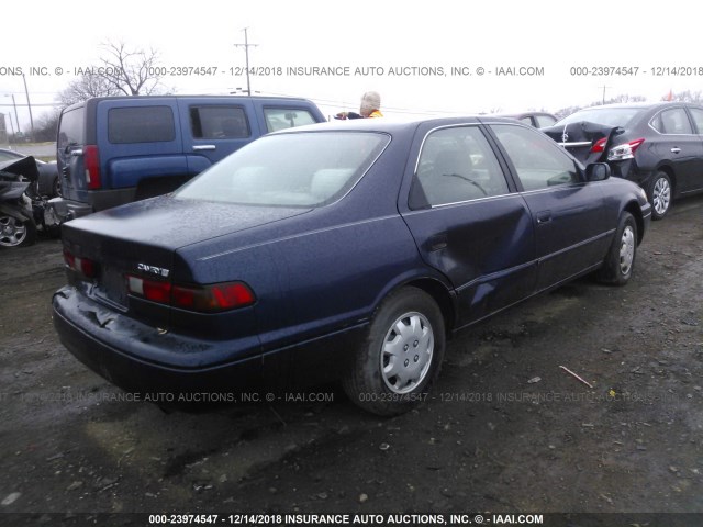 4T1BG22K4VU798271 - 1997 TOYOTA CAMRY CE/LE/XLE BLUE photo 4