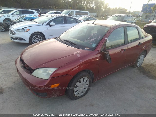 1FAFP34N55W179076 - 2005 FORD FOCUS ZX4 RED photo 2