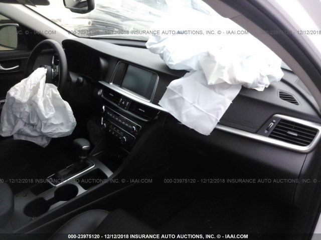 5XXGT4L34KG288822 - 2019 KIA OPTIMA LX/S WHITE photo 5