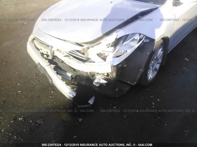 1C3CDFCH2DD320428 - 2013 DODGE DART LIMITED/R/T SILVER photo 6