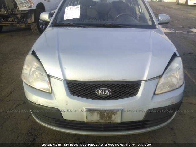 KNADE123386316272 - 2008 KIA RIO LX/SX SILVER photo 6