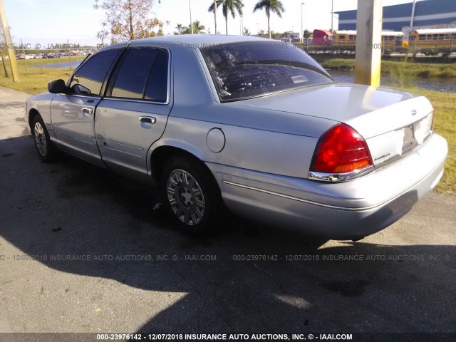 2FAFP73W73X109002 - 2003 FORD CROWN VICTORIA  Light Blue photo 3