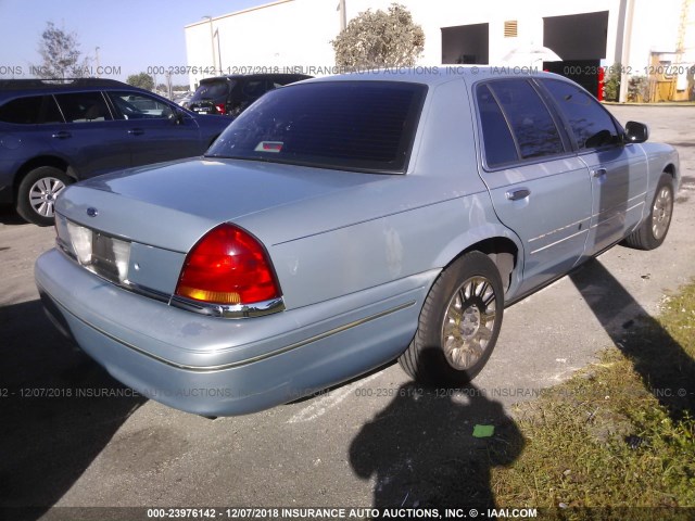 2FAFP73W73X109002 - 2003 FORD CROWN VICTORIA  Light Blue photo 4