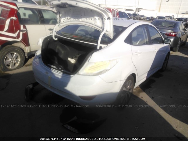 KMHCT4AE9HU372958 - 2017 HYUNDAI ACCENT SE WHITE photo 4