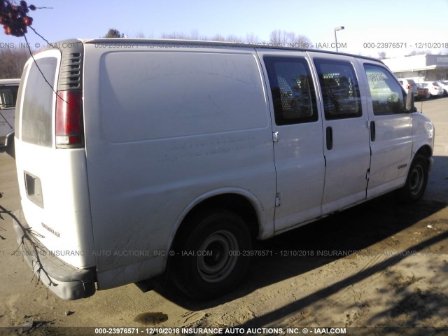 1GCEG15W921158760 - 2002 CHEVROLET EXPRESS G1500  WHITE photo 4