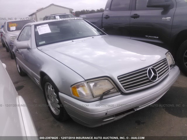 WDBFA63F8TF136760 - 1996 MERCEDES-BENZ SL 320 SILVER photo 1