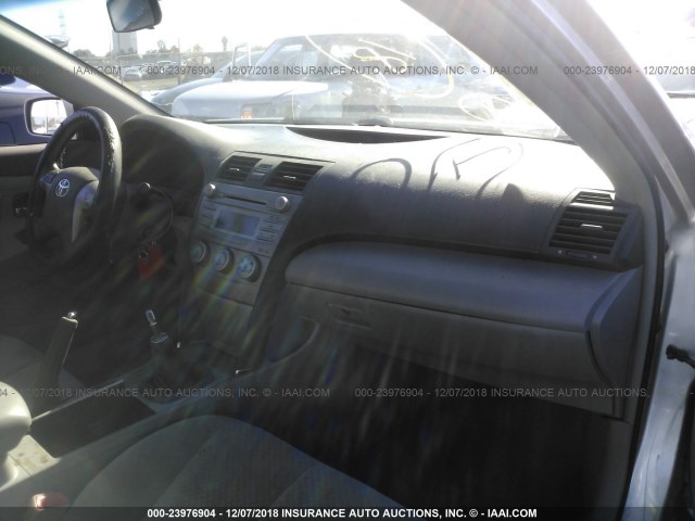 4T1BE46K48U759048 - 2008 TOYOTA CAMRY CE/LE/XLE/SE SILVER photo 5