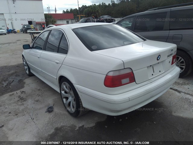 WBADT43451GX24562 - 2001 BMW 525 I AUTOMATIC WHITE photo 3