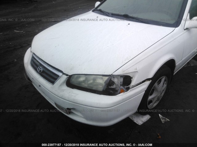 4T1BG22K41U798376 - 2001 TOYOTA CAMRY CE/LE/XLE WHITE photo 6