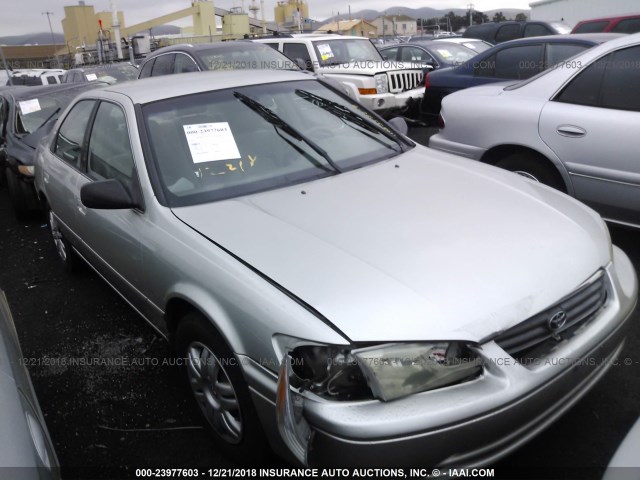 JT2BG22K3Y0526643 - 2000 TOYOTA CAMRY CE/LE/XLE SILVER photo 1