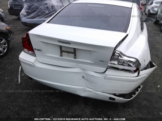 YV1RS592462552871 - 2006 VOLVO S60 2.5T WHITE photo 6