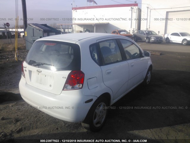 KL1TD66668B087510 - 2008 CHEVROLET AVEO LS WHITE photo 4