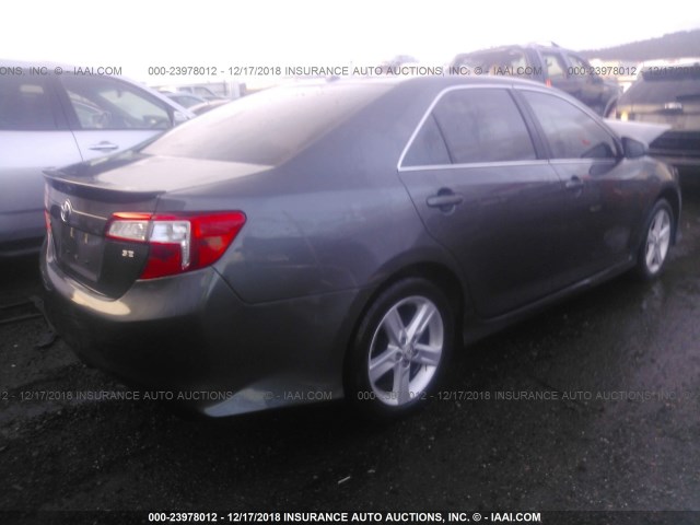 4T1BF1FK5EU802982 - 2014 TOYOTA CAMRY L/SE/LE/XLE 黑色 照片 4