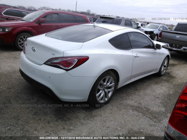 KMHHU6KJ8DU097989 - 2013 HYUNDAI GENESIS COUPE 3.8L WHITE photo 4