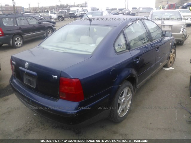 WVWPD23B2YP344248 - 2000 VOLKSWAGEN PASSAT GLX BLUE photo 4