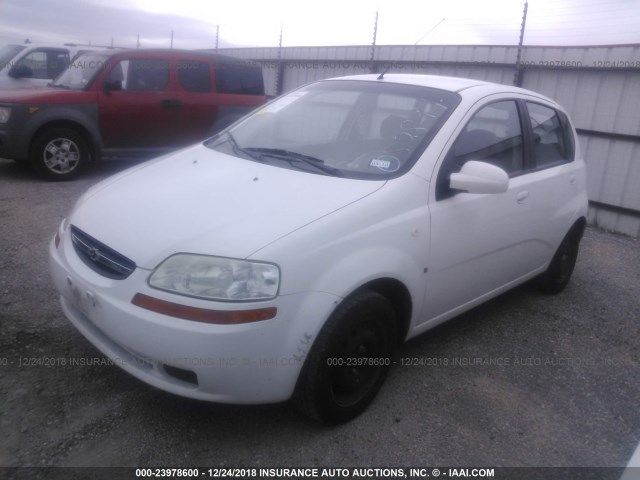 KL1TD66638B082894 - 2008 CHEVROLET AVEO LS WHITE photo 2