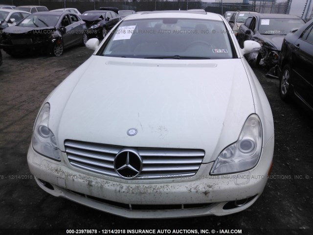 WDDDJ72X68A120690 - 2008 MERCEDES-BENZ CLS 550 WHITE photo 6