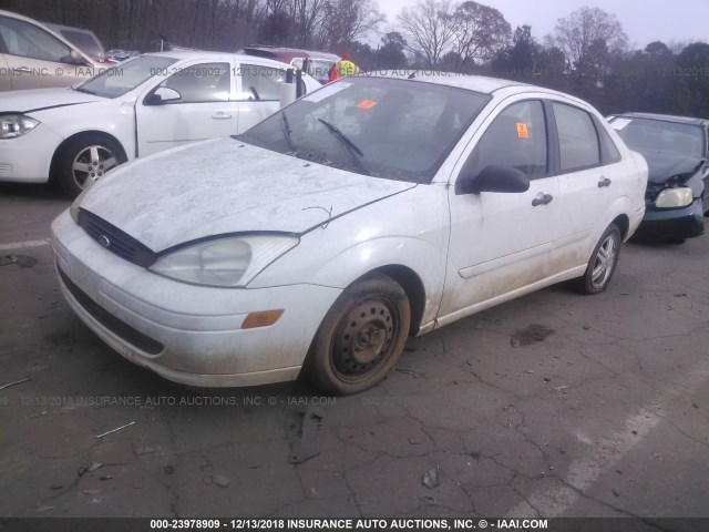 1FAFP34P11W358565 - 2001 FORD FOCUS SE/SE COMFORT WHITE photo 2