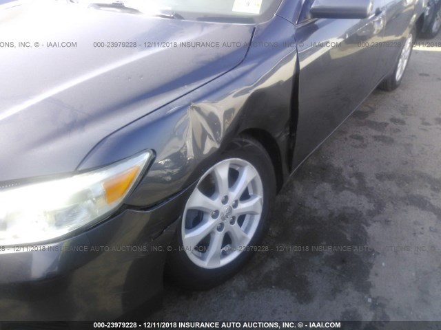 4T1BF3EKXBU584546 - 2011 TOYOTA CAMRY SE/LE/XLE 灰色 照片 6