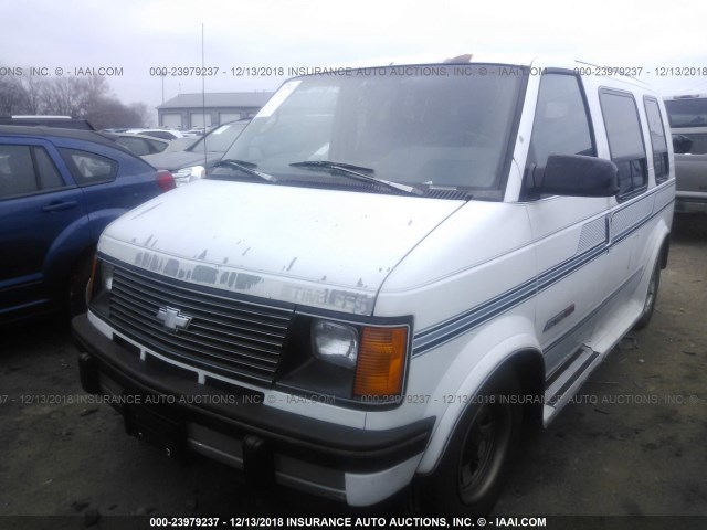 1GBDM19Z7PB200793 - 1993 CHEVROLET ASTRO WHITE photo 2