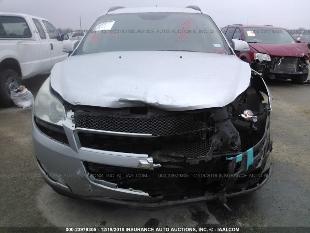 1GNKRJED0BJ114133 - 2011 CHEVROLET TRAVERSE LT SILVER photo 6