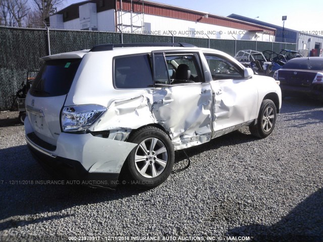 5TDBK3EH0BS086641 - 2011 TOYOTA HIGHLANDER SE WHITE photo 4