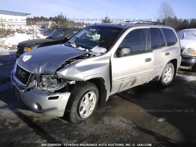 1GKDT13S252389851 - 2005 GMC ENVOY SILVER photo 2