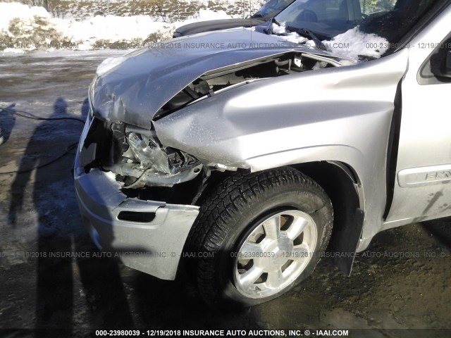 1GKDT13S252389851 - 2005 GMC ENVOY SILVER photo 6