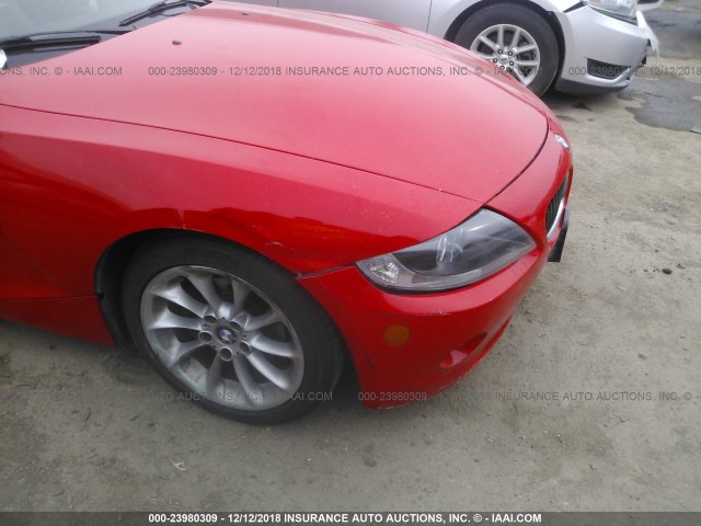 4USBT33505LR70567 - 2005 BMW Z4 2.5 RED photo 6