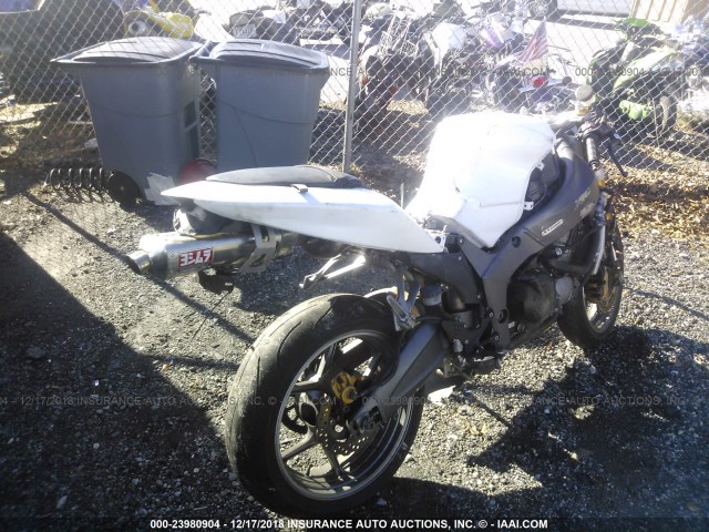 JKBZXJC116A047785 - 2006 KAWASAKI ZX636 C1 WHITE photo 4