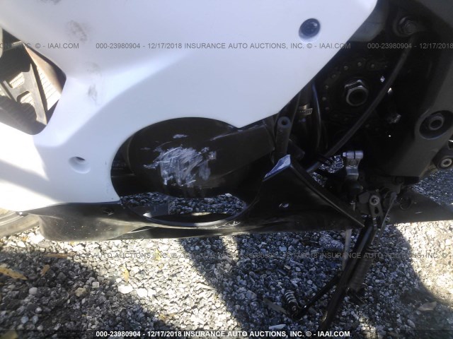 JKBZXJC116A047785 - 2006 KAWASAKI ZX636 C1 WHITE photo 9