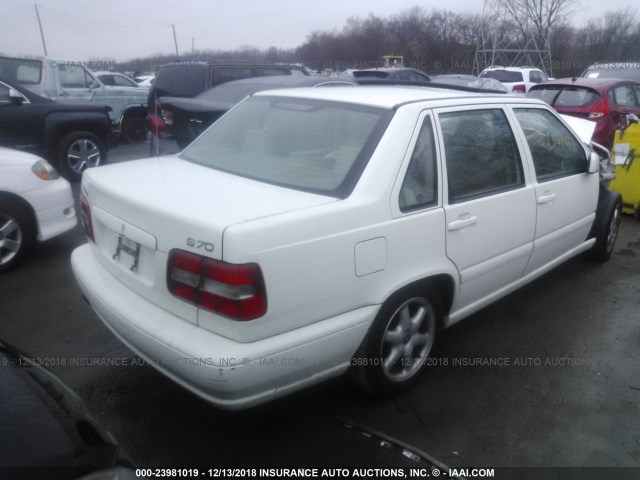 YV1LS5571W1488401 - 1998 VOLVO S70 WHITE photo 4