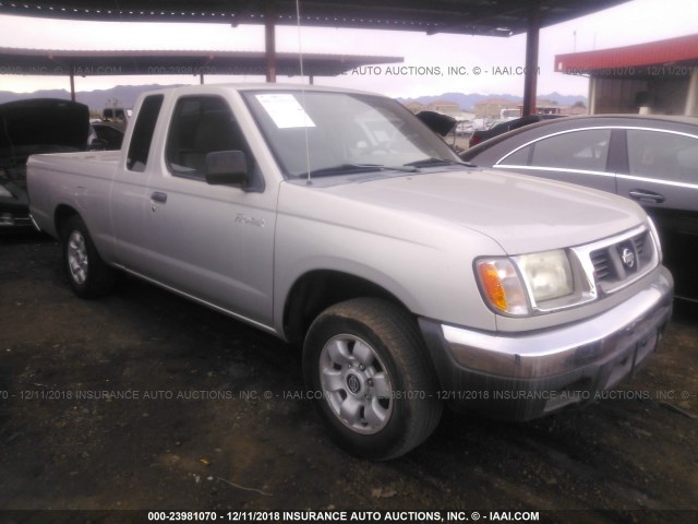 1N6DD26S2XC317875 - 1999 NISSAN FRONTIER KING CAB XE/KING CAB SE SILVER photo 1