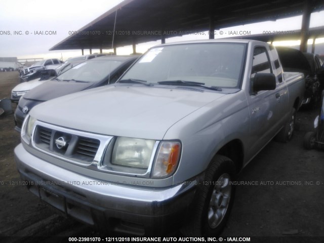 1N6DD26S2XC317875 - 1999 NISSAN FRONTIER KING CAB XE/KING CAB SE SILVER photo 2