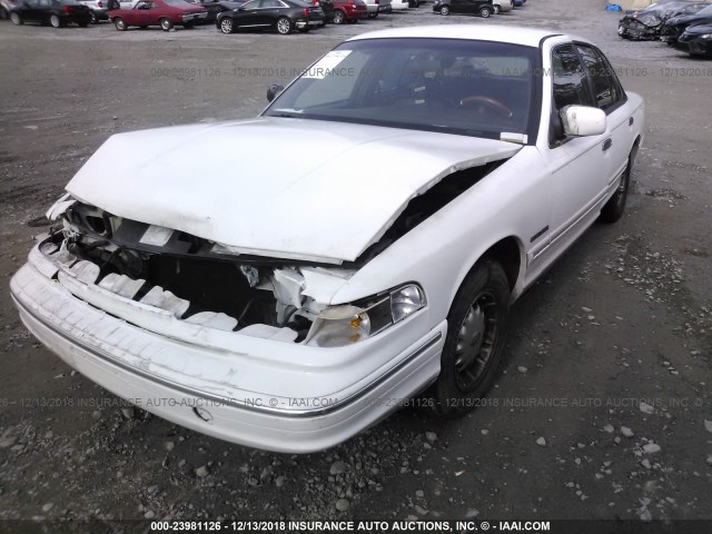 2FALP74W4SX204360 - 1995 FORD CROWN VICTORIA LX WHITE photo 2