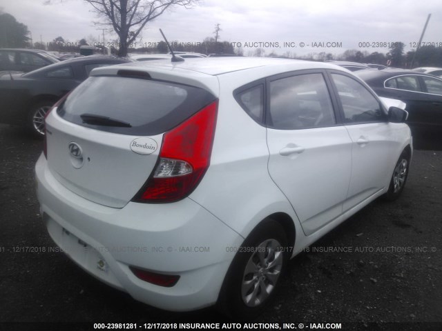 KMHCT5AE6GU261904 - 2016 HYUNDAI ACCENT SE WHITE photo 4