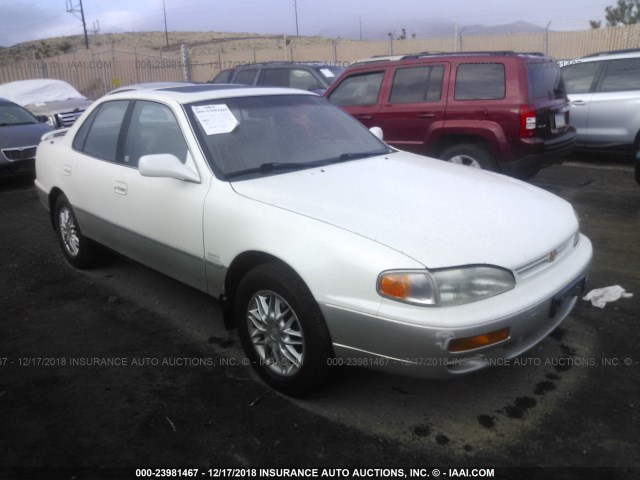 JT2BF12K5T0147407 - 1996 TOYOTA CAMRY LE/XLE/SE WHITE photo 1