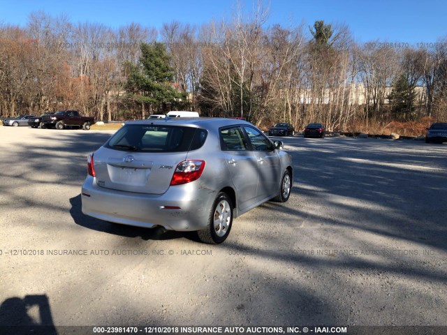 2T1KU40E09C080466 - 2009 TOYOTA COROLLA MATRIX  SILVER photo 4