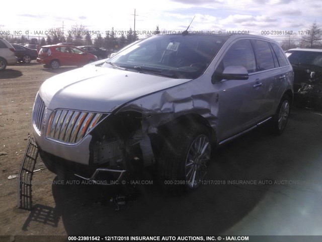 2LMDJ8JK6DBL29478 - 2013 LINCOLN MKX SILVER photo 2