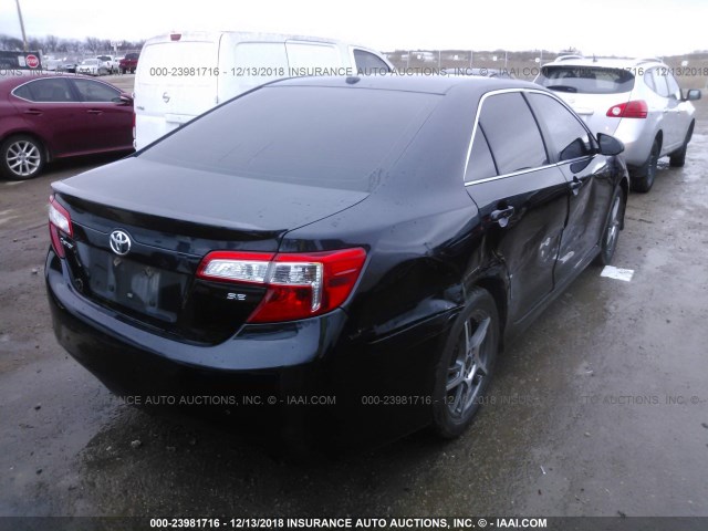 4T1BF1FK0CU157719 - 2012 TOYOTA CAMRY SE/LE/XLE BLACK photo 4