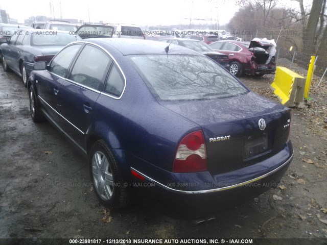 WVWUK63BX3P105765 - 2003 VOLKSWAGEN PASSAT W8 4MOTION Dark Blue photo 3