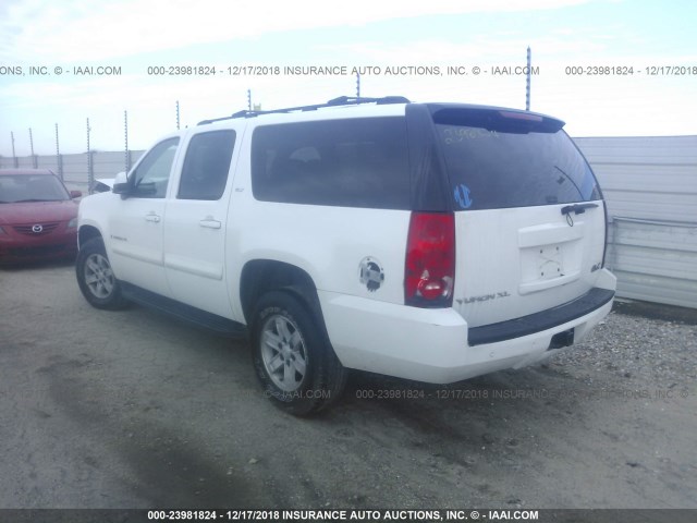 1GKFC16J67R369236 - 2007 GMC YUKON XL C1500 WHITE photo 3